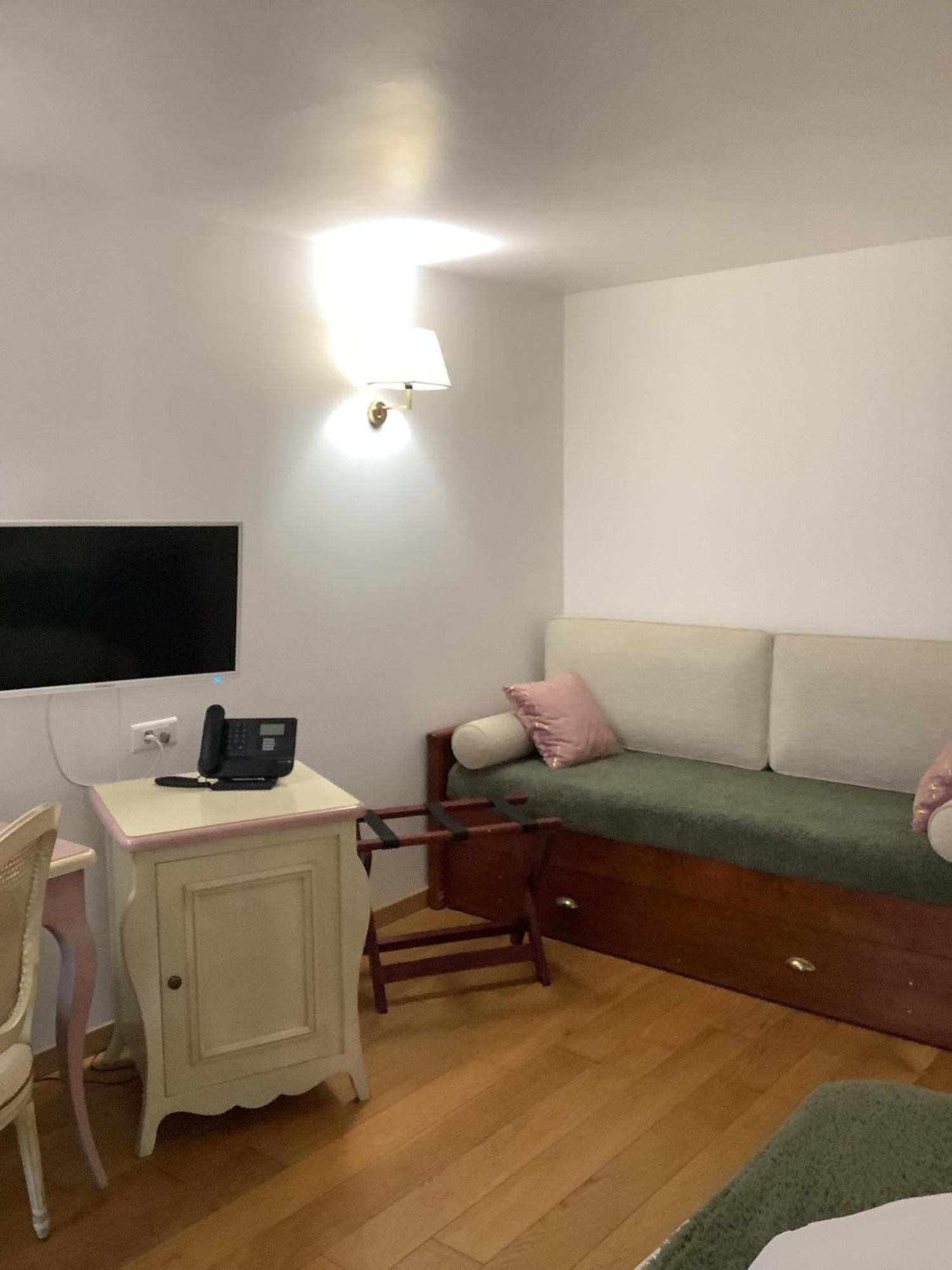 Logis Le Marronnier Hotel Buffon Phòng bức ảnh