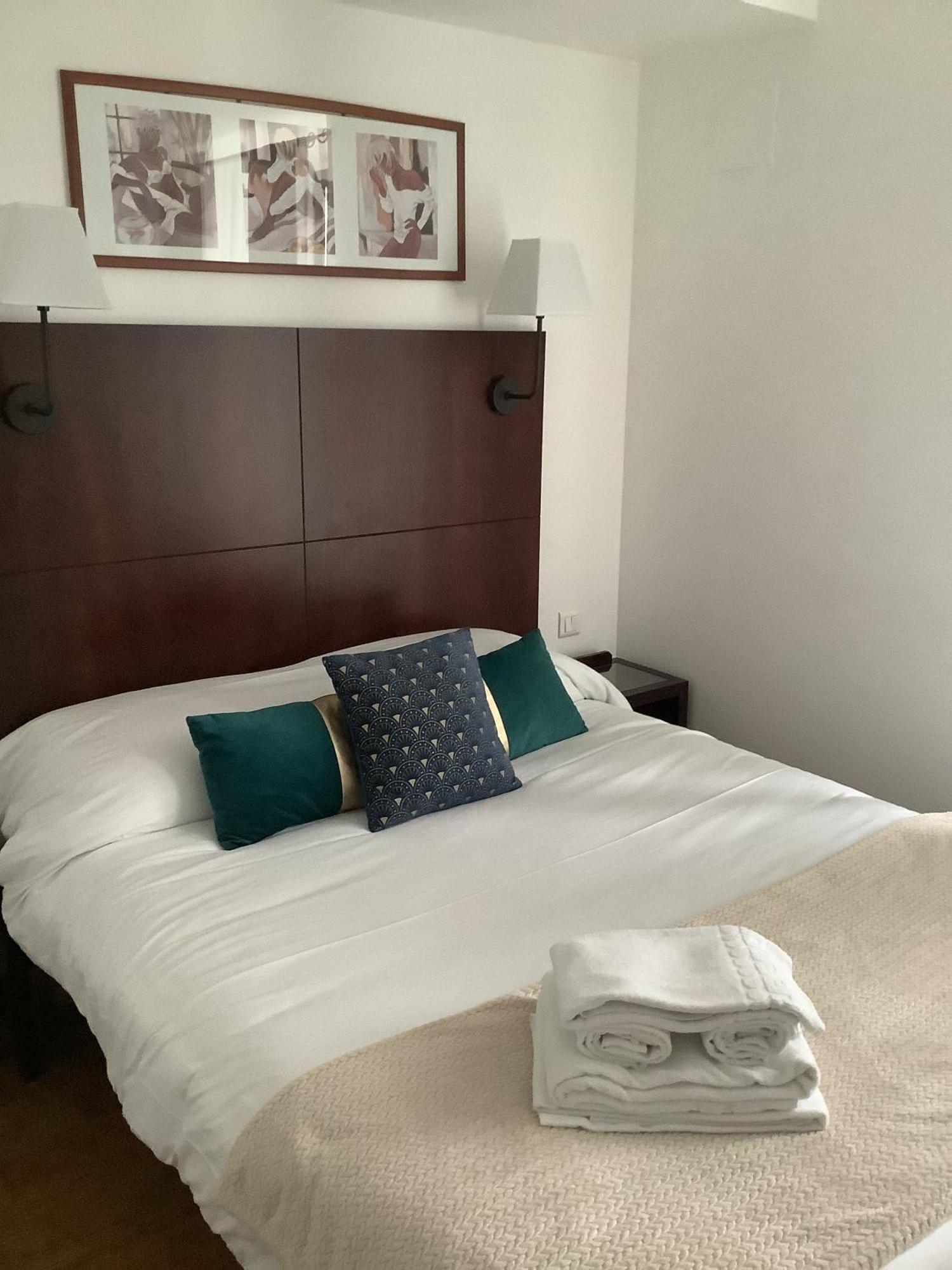 Logis Le Marronnier Hotel Buffon Phòng bức ảnh