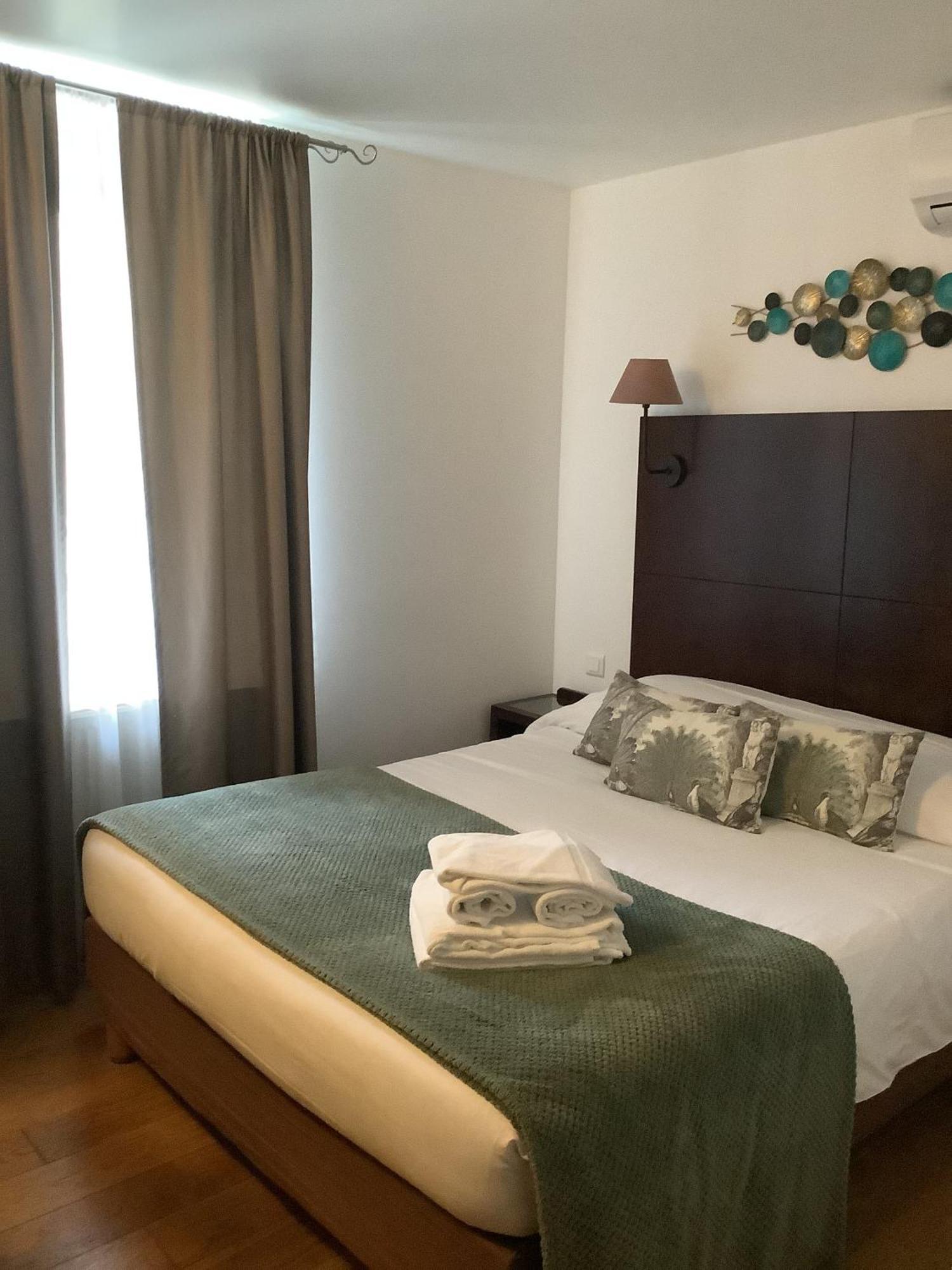 Logis Le Marronnier Hotel Buffon Phòng bức ảnh